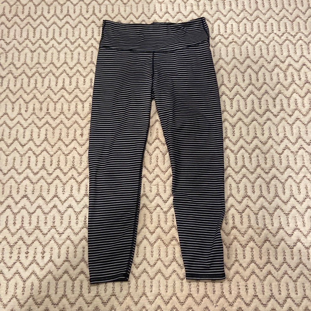 Black and white stripped leggings